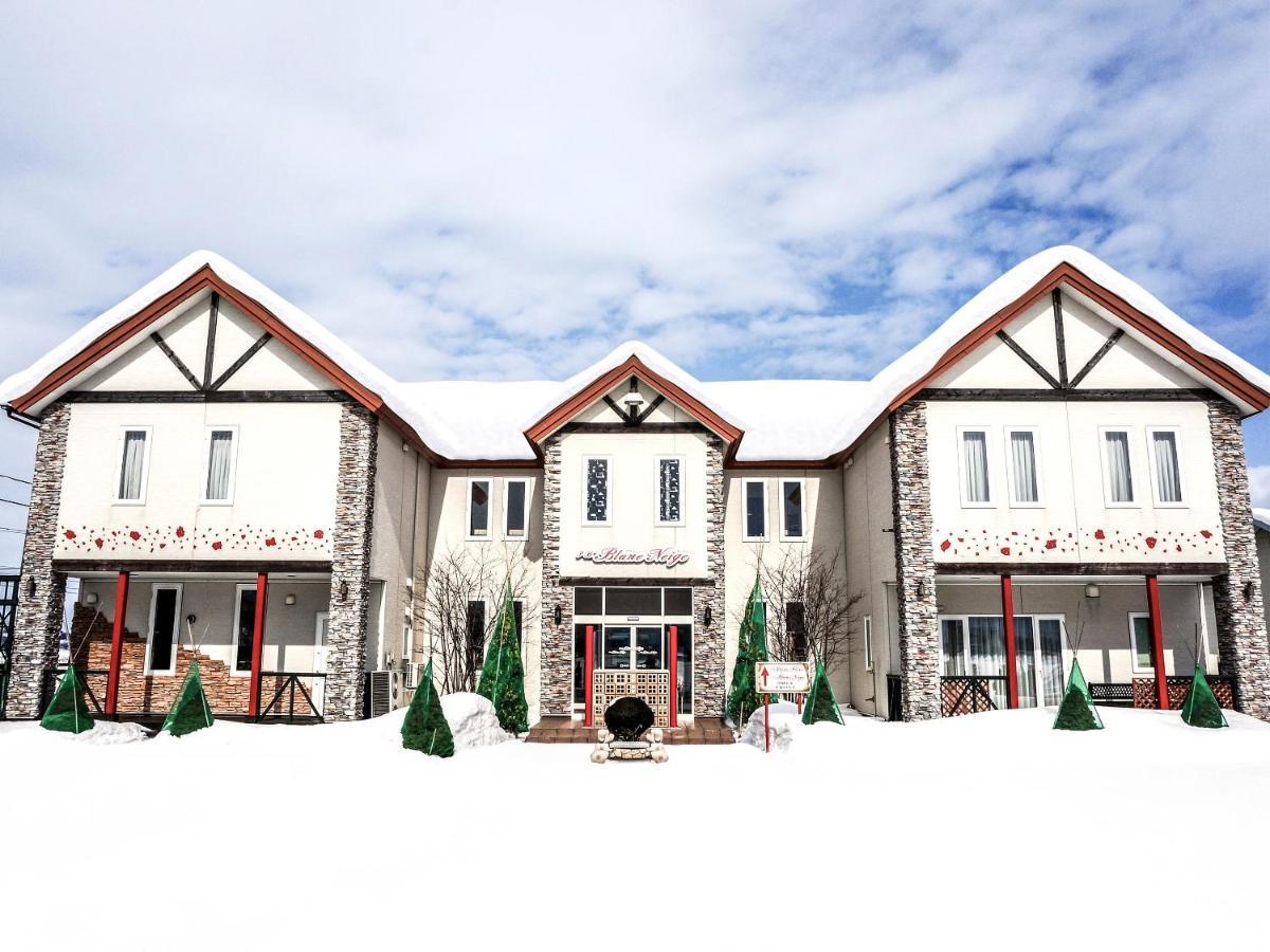 Petit Hotel Blaneneige Nakafurano Ngoại thất bức ảnh